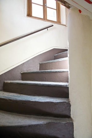 Staircase - Osteria Senza Fretta Affittacamere (Cuneo)
