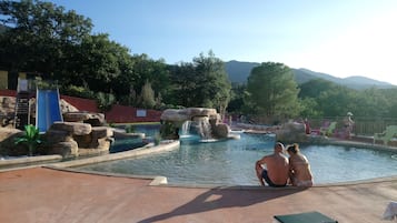 Indoor pool, seasonal outdoor pool, sun loungers