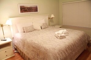 2 bedrooms, iron/ironing board, internet, bed sheets