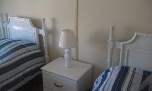 2 chambres, fer et planche à repasser, accès Internet, draps fournis