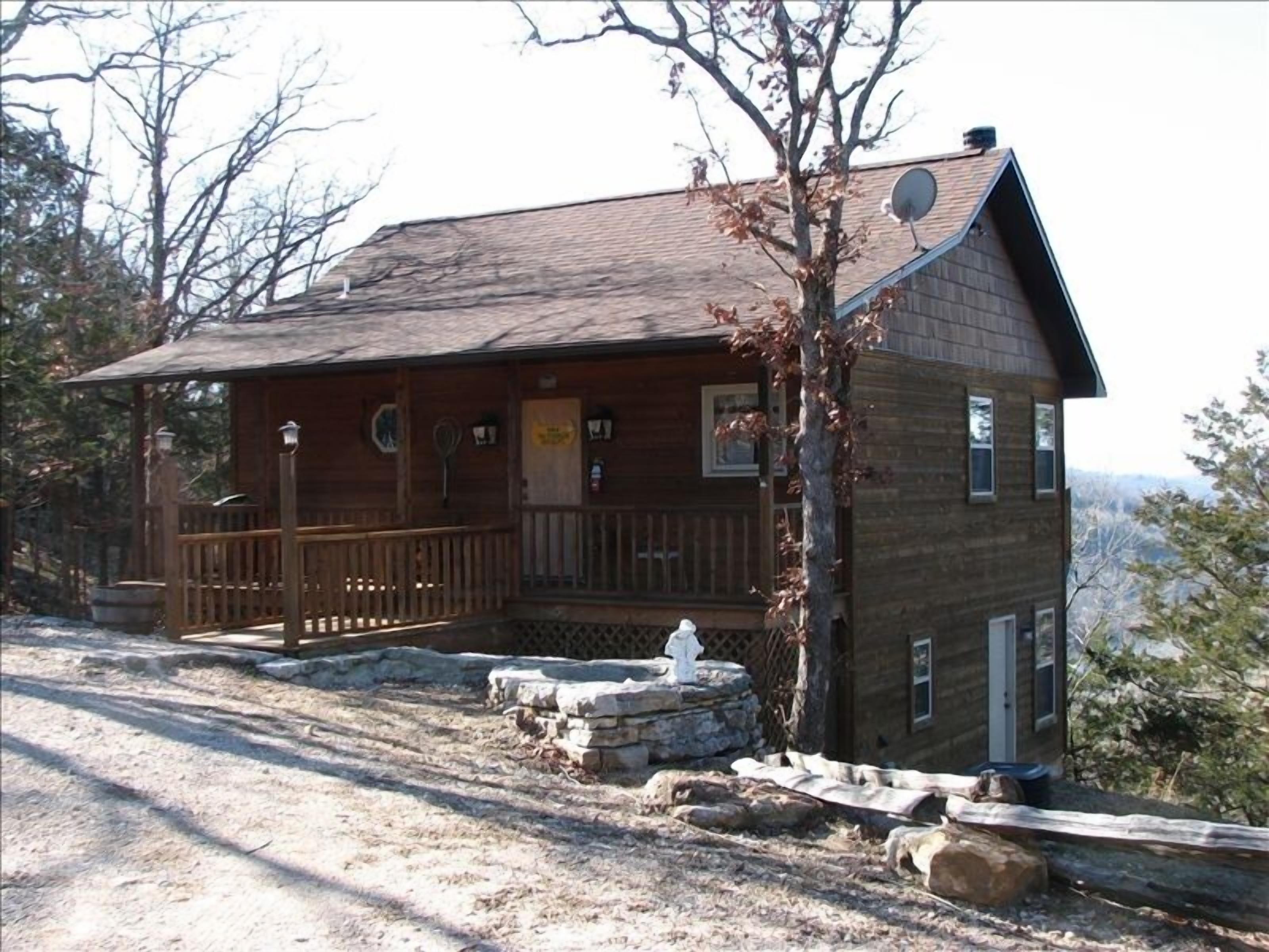 Can-U-Canoe Riverview  3 Bedroom Cabin with Great River View