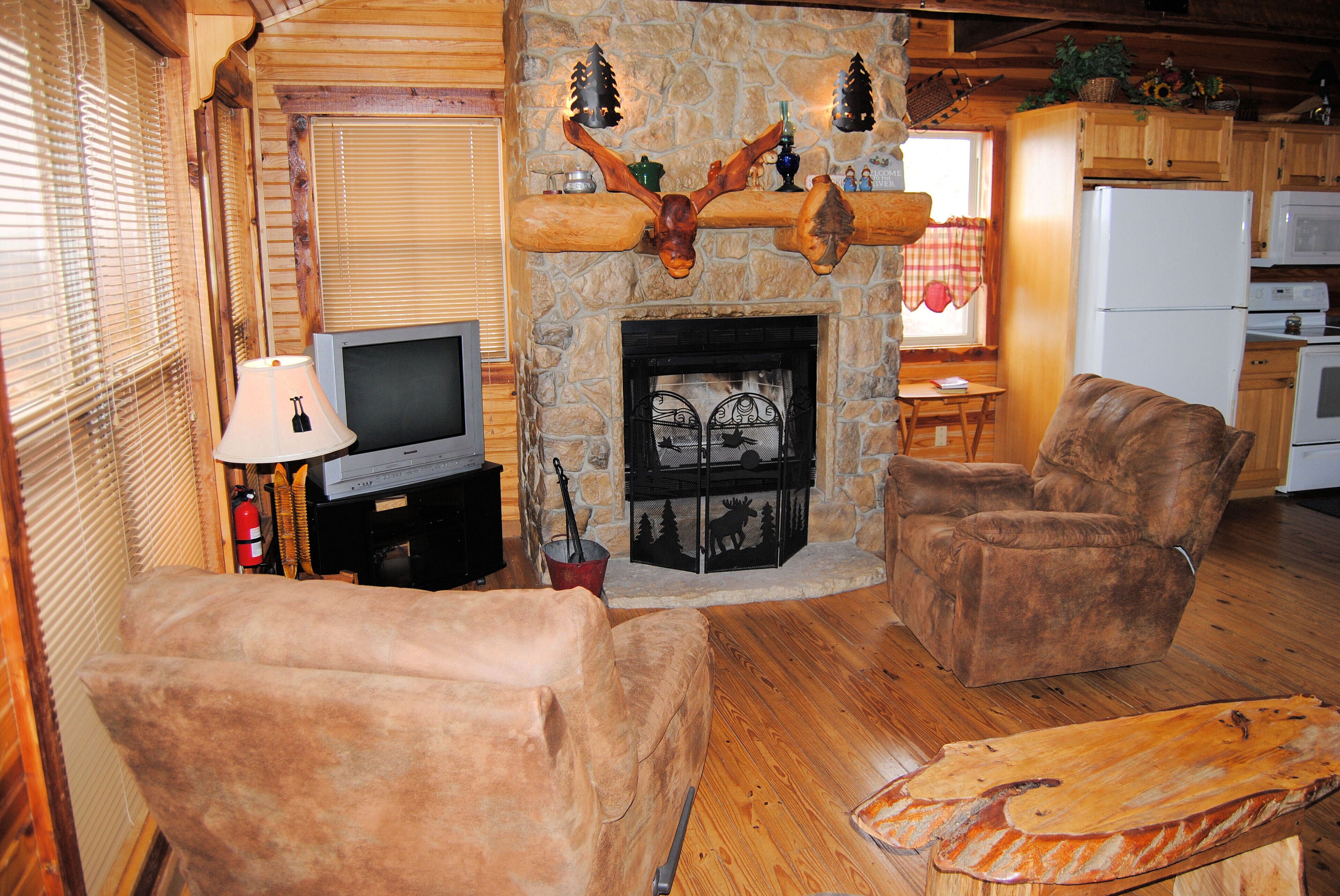 Can-U-Canoe Riverview  3 Bedroom Cabin with Great River View