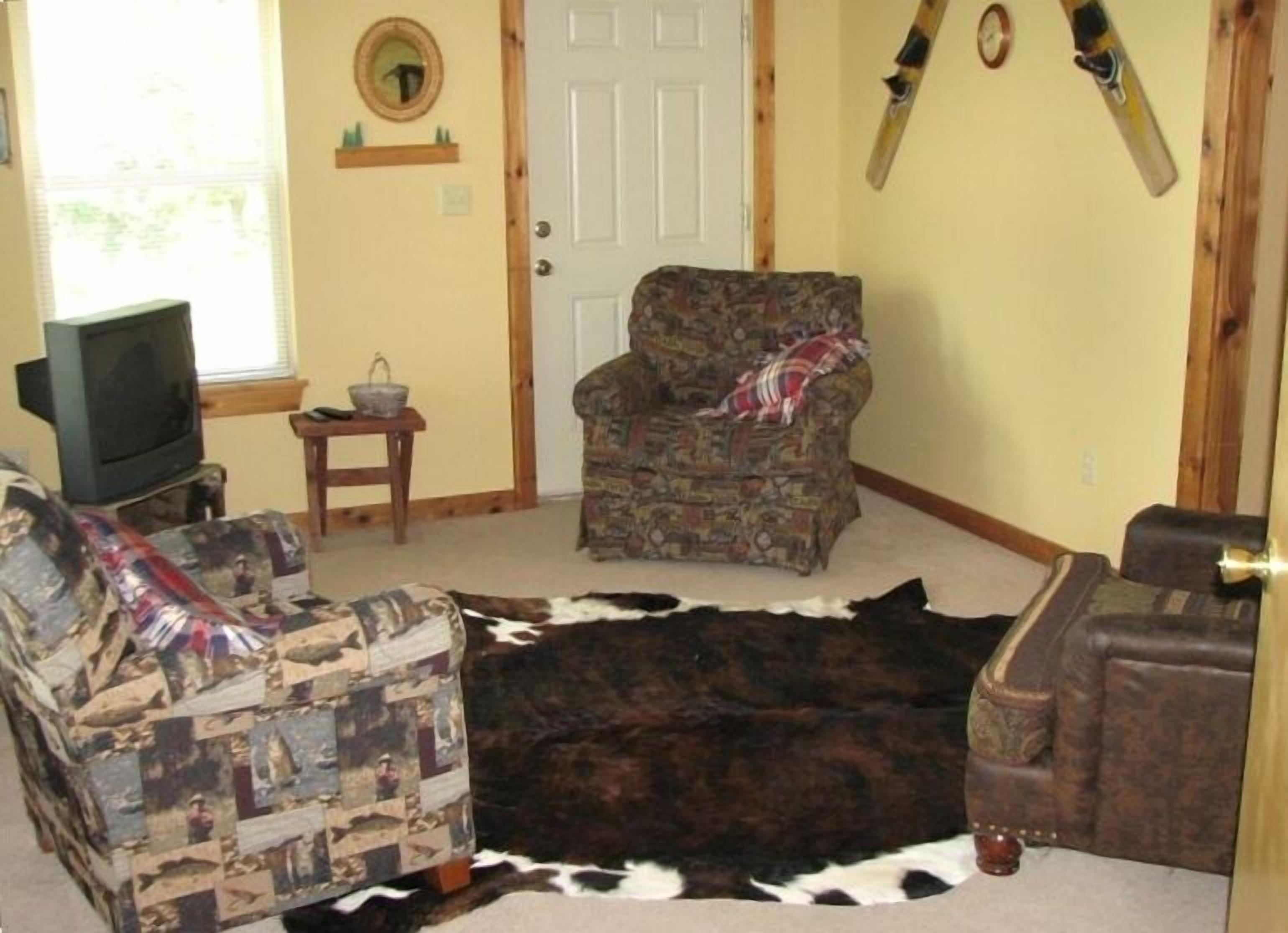 Can-U-Canoe Riverview  3 Bedroom Cabin with Great River View