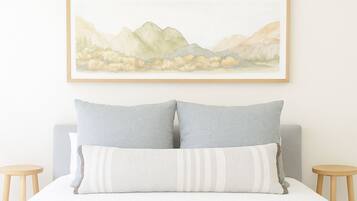 2 habitaciones, escritorio, tabla de planchar con plancha y wifi