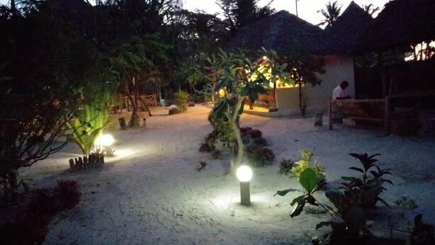 Property grounds - Mpole Bungalows (Michamvi)