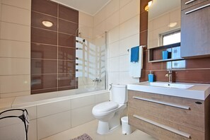 Bathroom - Villa Coridigo (Tinjan)