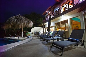 An infinity pool, a heated pool - 4BR, 5BA,  Sunset Ocean Views, Heated infinity Pool, Great Wi-Fi, Private Villa (Sayulita)