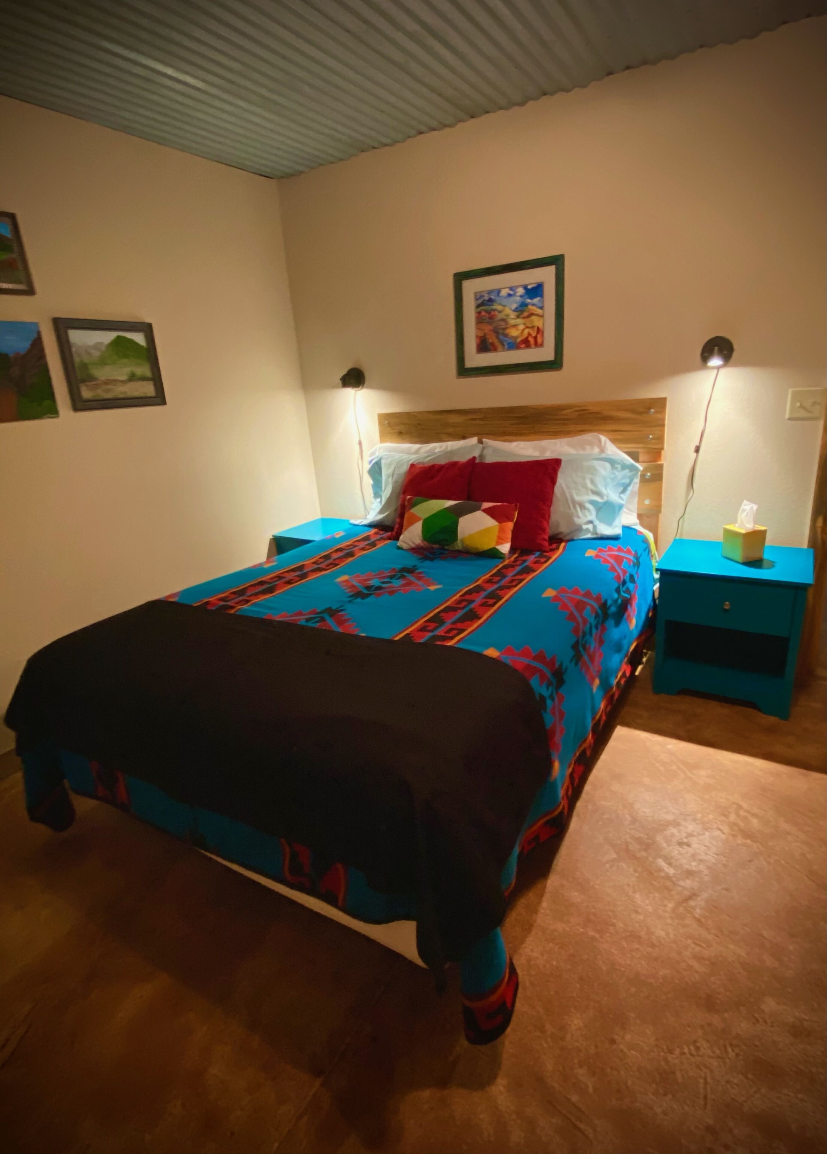 Cozy Cabin, Off-Grid Mountain Adventure near Westcliffe, CO! Visit this Fall!