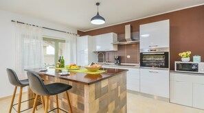 Shared kitchen - Villa Martin (Tinjan)