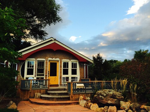 Bungalow Asio: Central Boulder Retreat, Walk To Trails, Shops, And Downtown