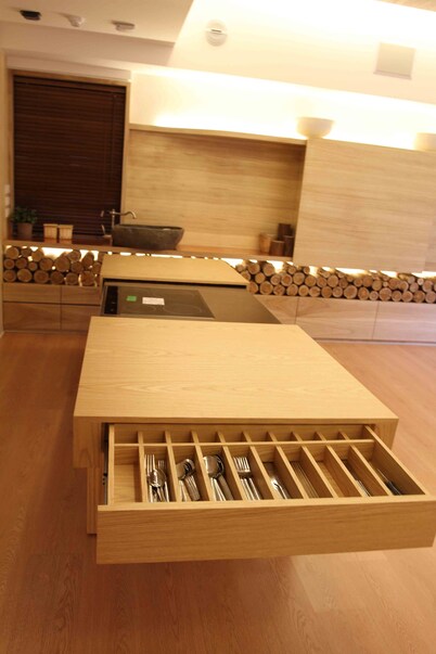 Large 2 bedroom Q-Square Apartment 京站台北車站 Apartment Taipei Main STN