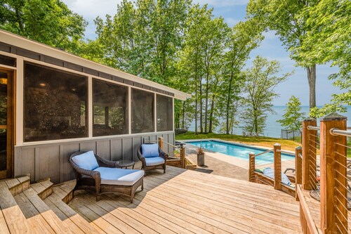 Blue Water Retreat - Spacious Lake Michigan retreat with In-ground pool