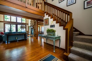 Smart TV, fireplace, ping pong