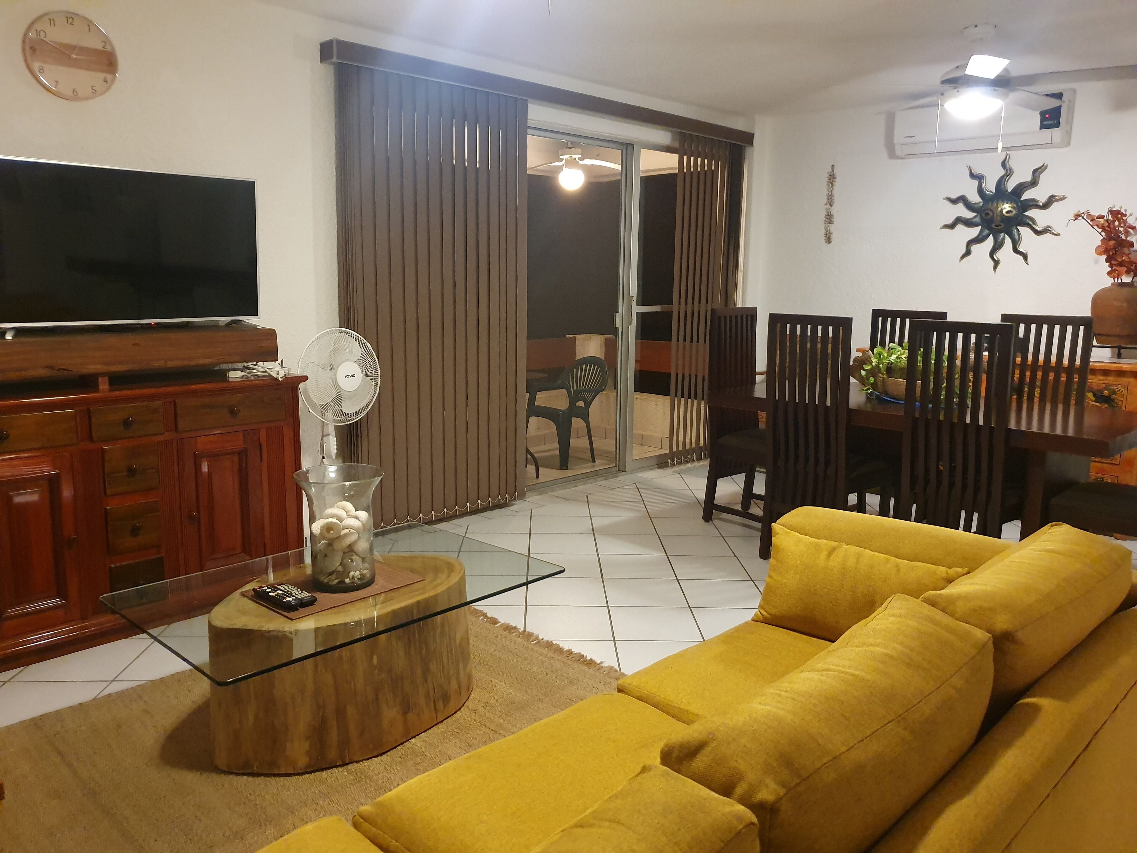 Ixtapa Zihuatanejo Beautiful Condo with balcony near the beach in Mexico