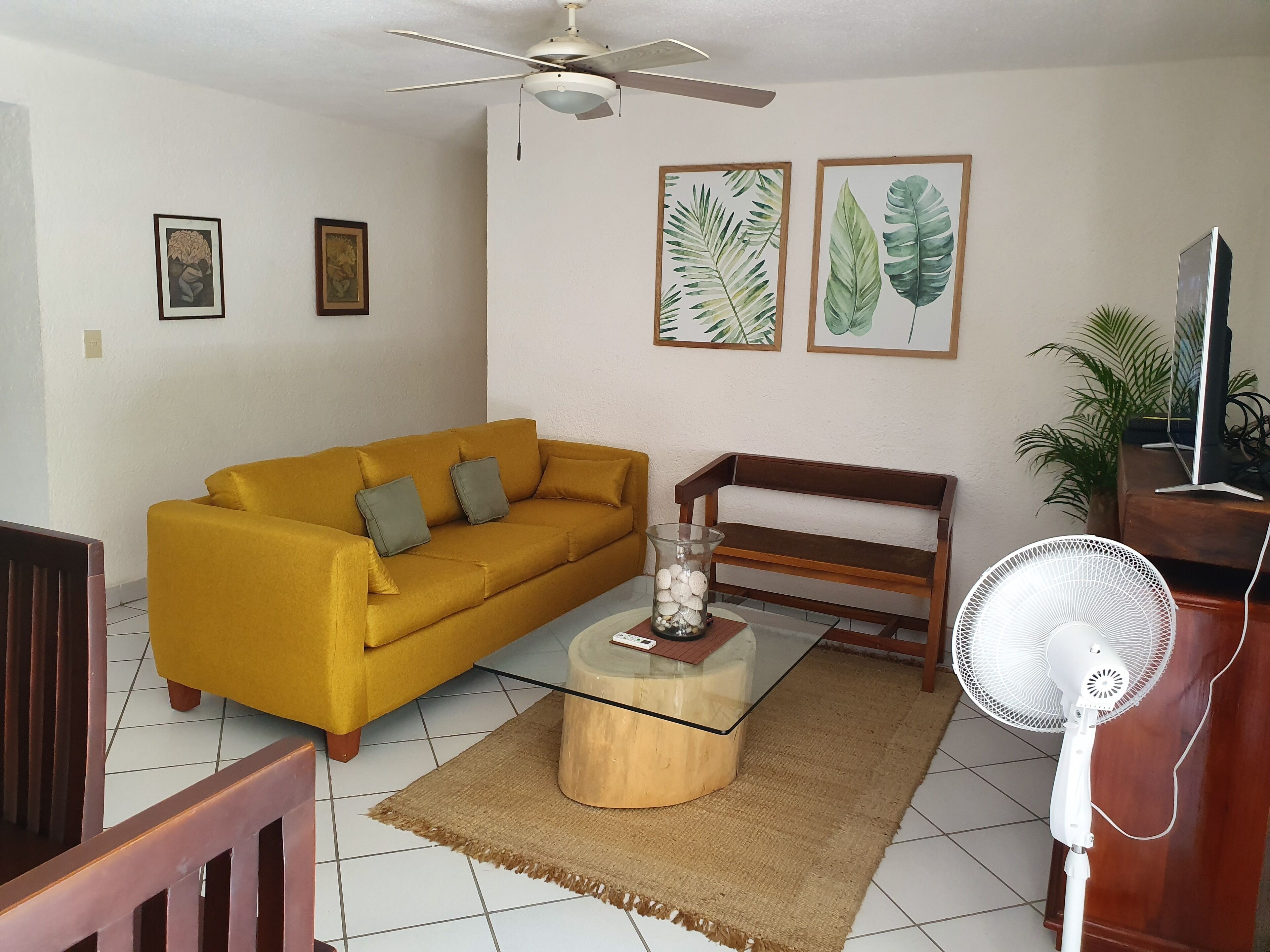 Ixtapa Zihuatanejo Beautiful Condo with balcony near the beach in Mexico
