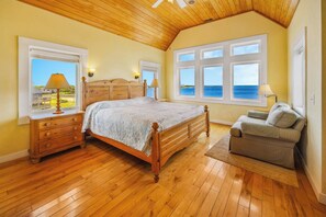 4 bedrooms, desk, free WiFi, bed sheets