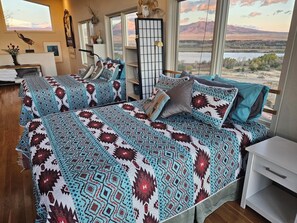 3 bedrooms, desk, iron/ironing board, free WiFi - Luxury Villa with unobstructed Rocky Mountain & nature views in every direction (La Veta)