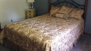 3 dormitorios, tabla de planchar con plancha, wifi gratis y ropa de cama