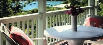 Private cottage in great location with a Path to Chocolate Hole Beach