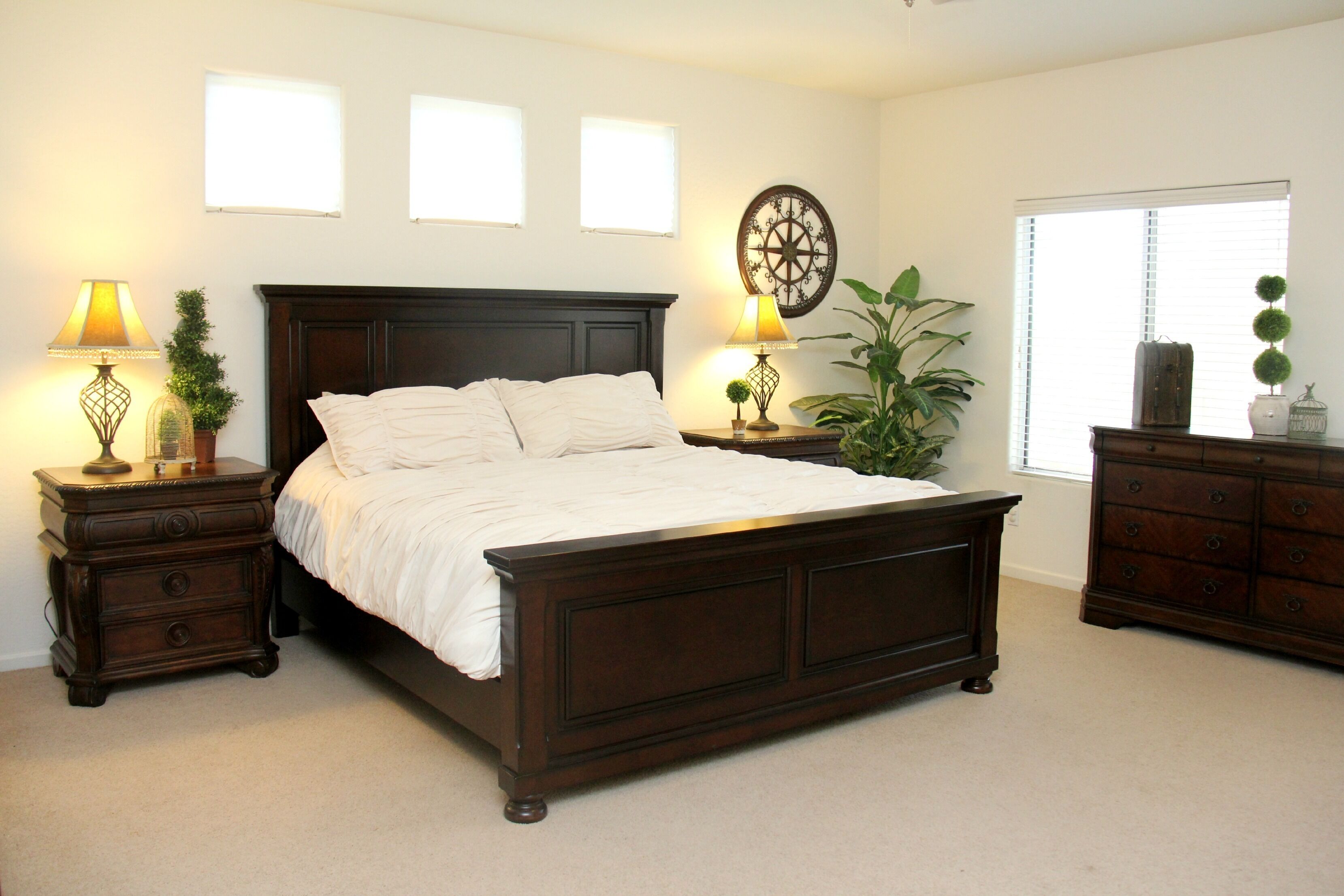 3400+ sf Family Friendly Home With Fenced Pool