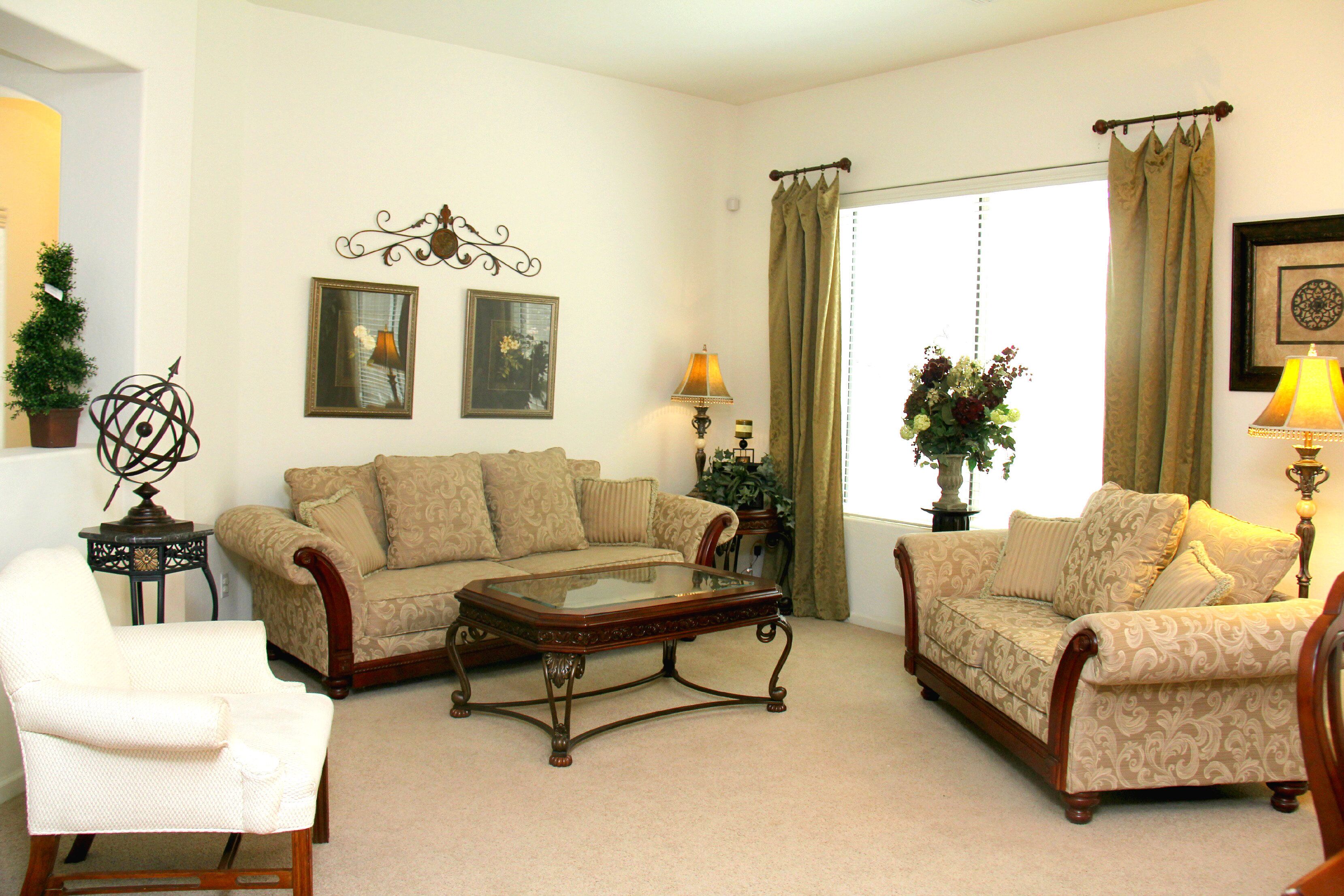 3400+ sf Family Friendly Home With Fenced Pool