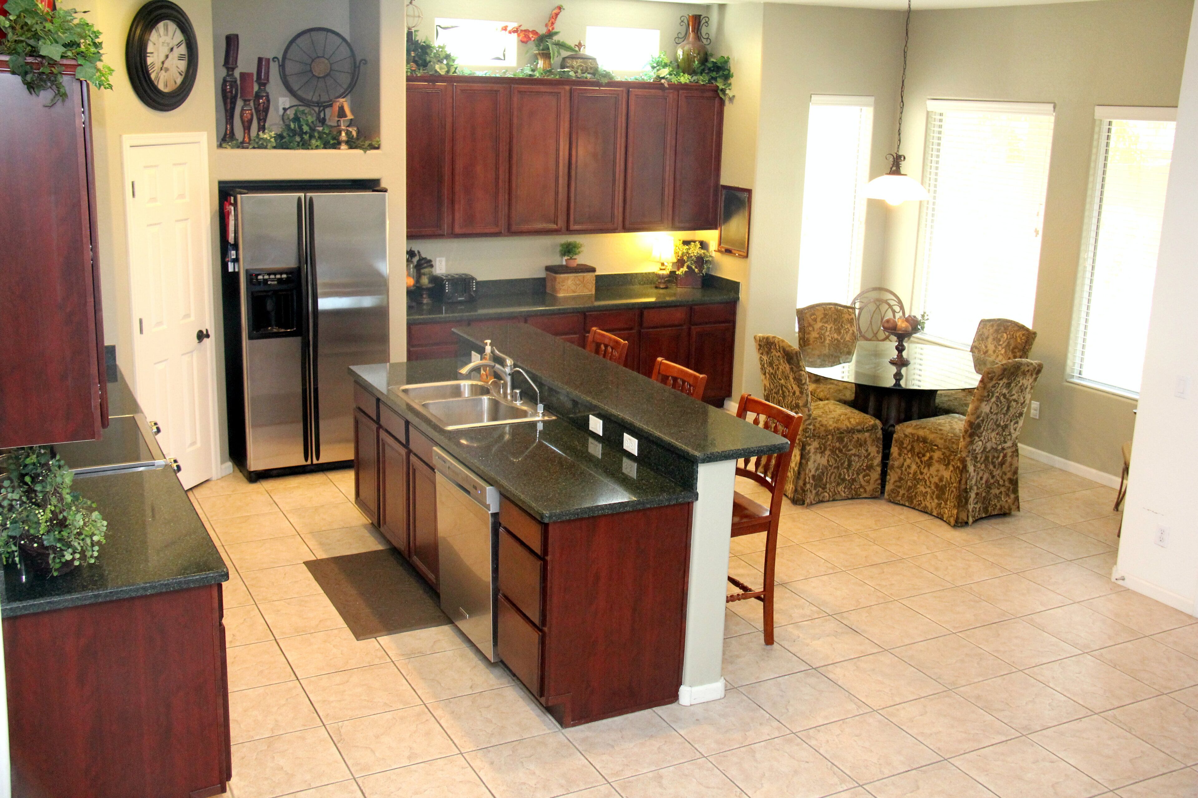 3400+ sf Family Friendly Home With Fenced Pool