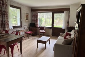 Televisión, libros, estéreo