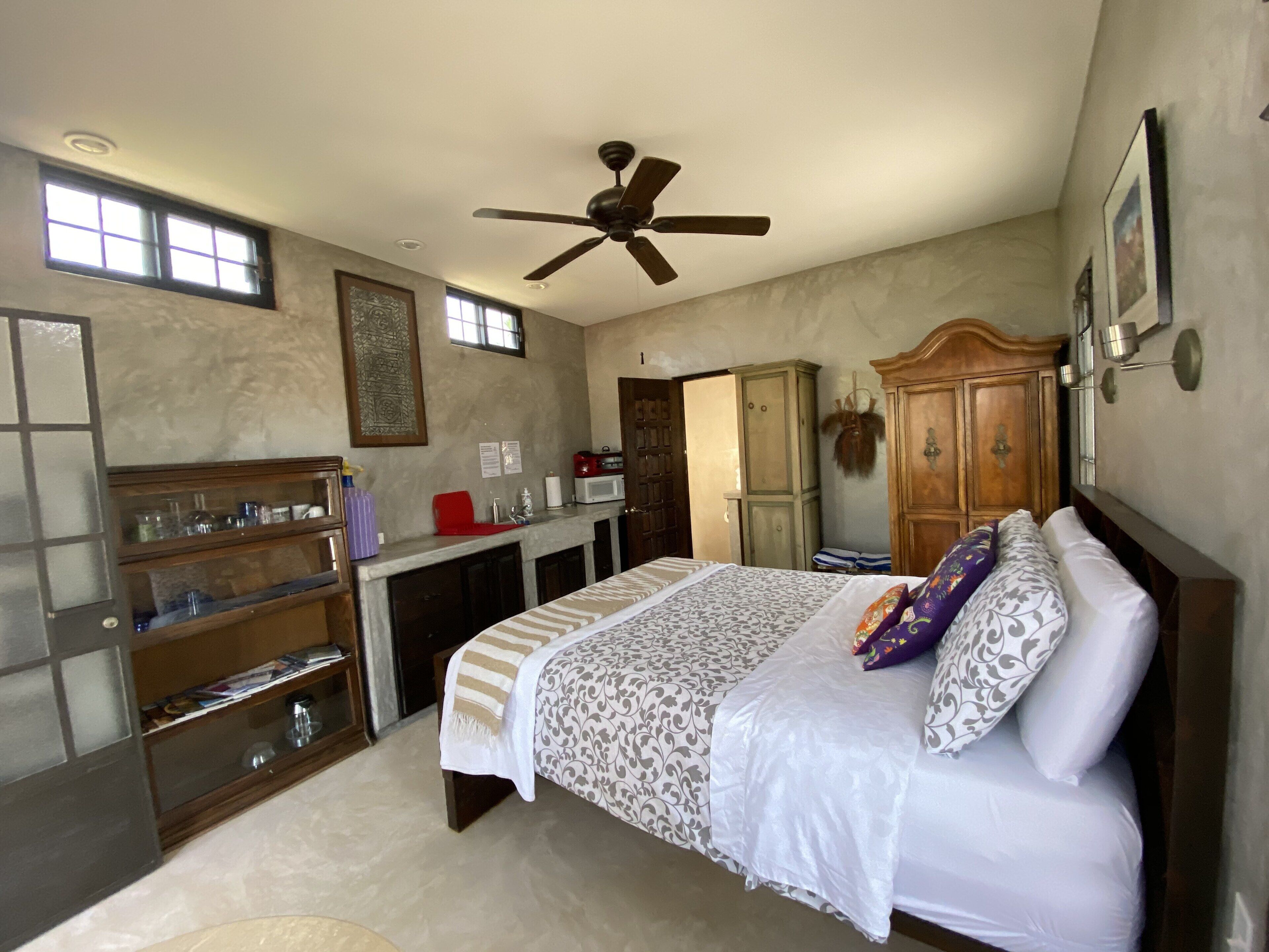 In La Hacienda's upstairs swimming studio