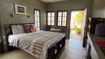 1 bedroom, iron/ironing board, WiFi (free), bed sheets