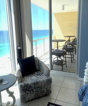 Interior - Gulf Front! Pool! 3 Suites! Million Dollar View! Pool! Hot Tubs! Beach Service! (Navarre Beach)