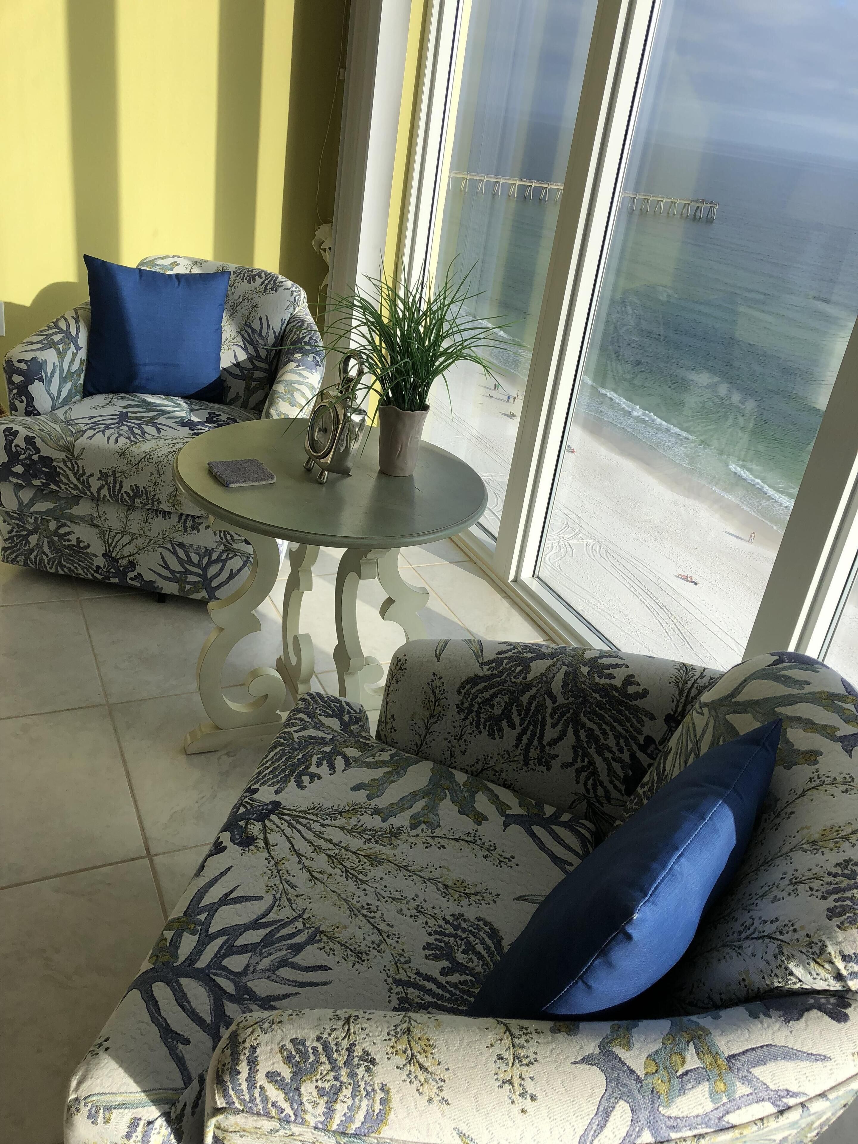 Gulf Front! Large Pool! 3 En-suites! Million Dollar View! Free Beach Service! 