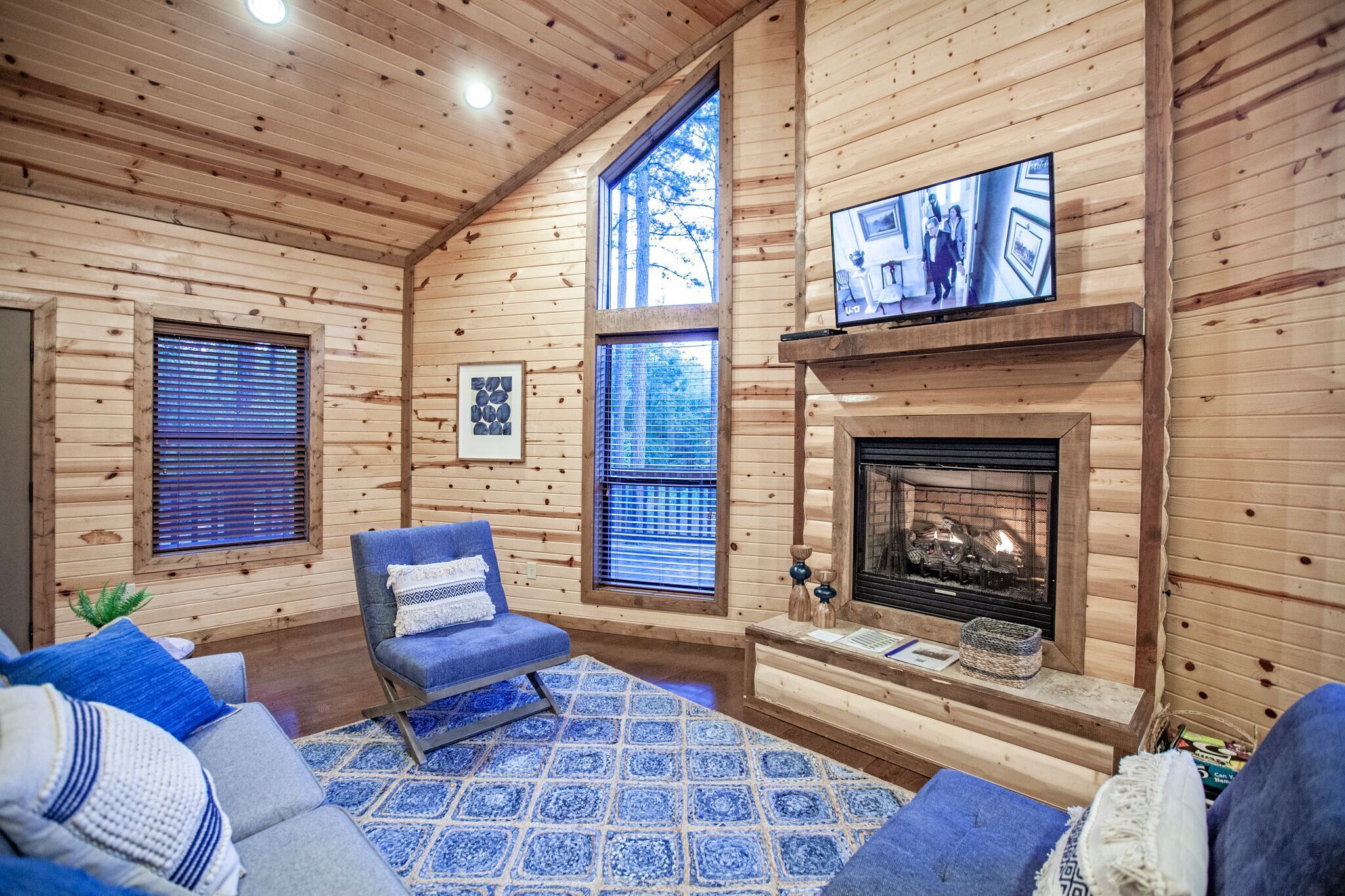 Better Half! 2 Bdrm; 1 Bath; Luxury; Hot Tub; Firepit; Couples