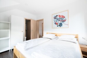 2 bedrooms, free WiFi, bed sheets