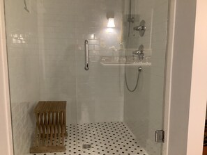 Combined shower/tub, hair dryer, towels, soap
