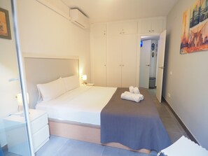 2 slaapkamers, een strijkplank/strijkijzer, gratis wifi, beddengoed