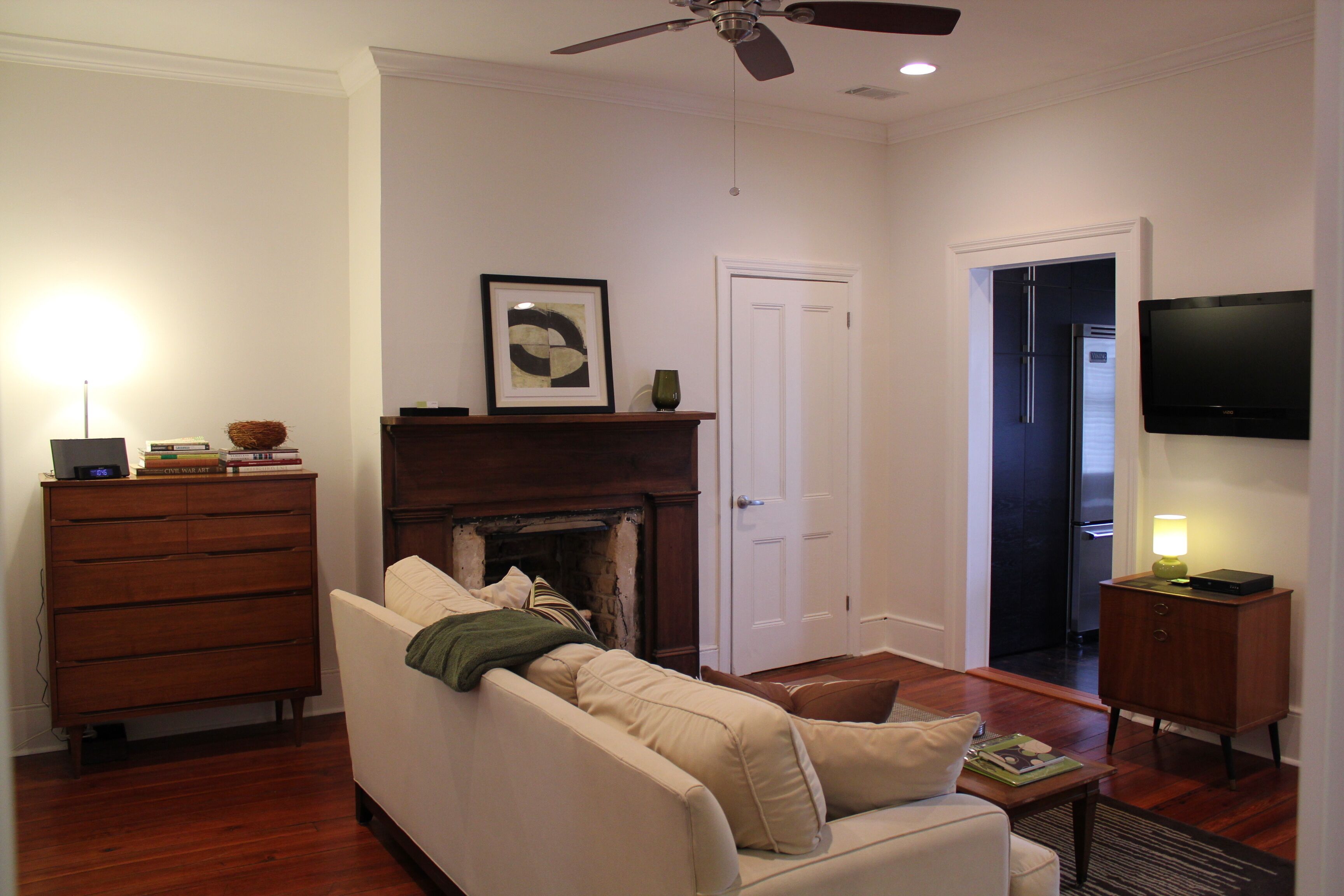 Stylish Historic Savannah HGTV Designer Home + Easy Parking, Walk Everywhere!!