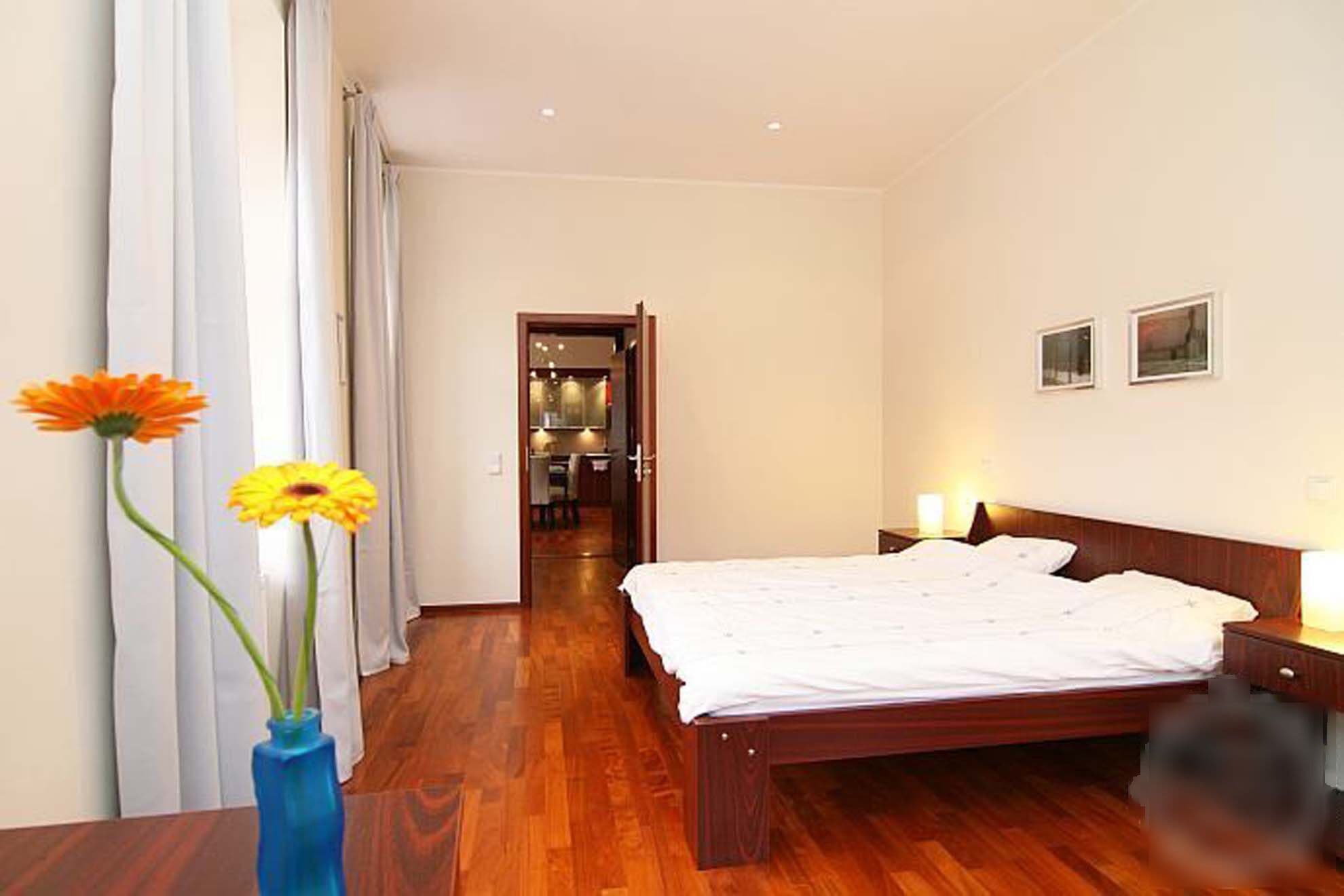 2 bedrooms, in-room safe, desk, iron/ironing board