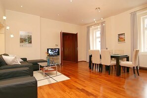 Smart TV, DVD player, books, stereo - Old Town Square Luxury apartment - Best Location, Amazing Views (Prague)
