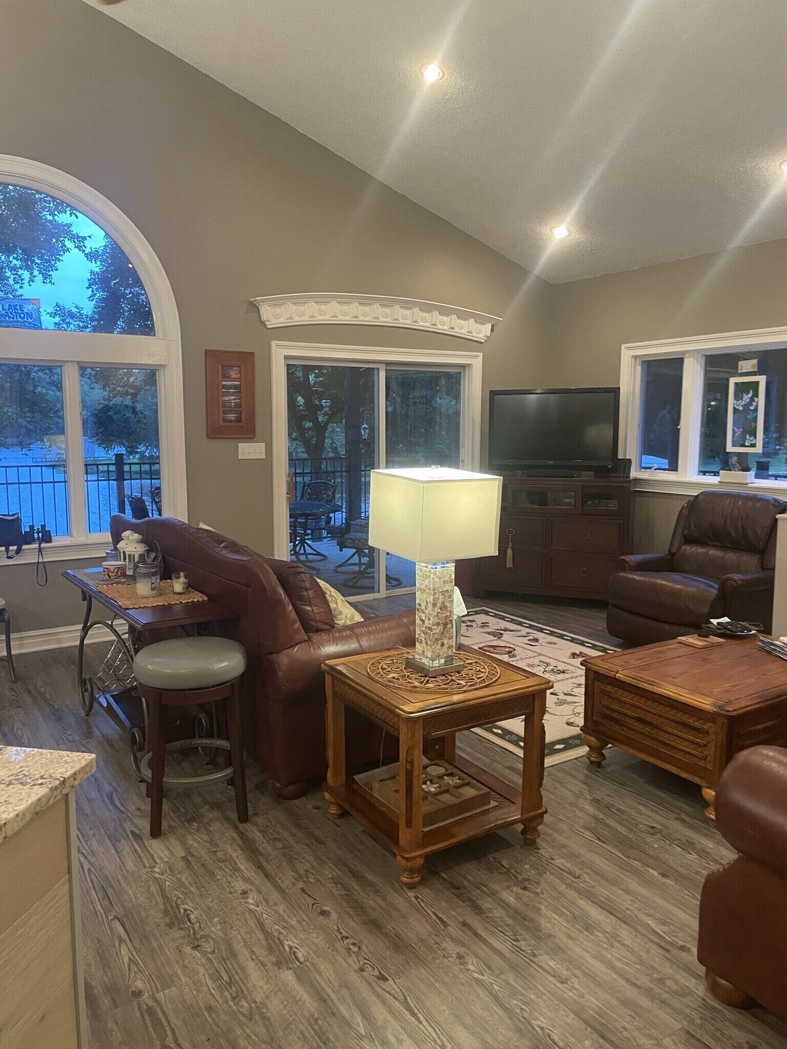 Lakefront Home!  Fun For 13, Pets, Pool Table, Foosball, WIFI, & Paddleboat!