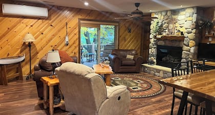 Beautiful cabin getaway on Green Lake
