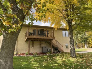 Exterior - Beautiful cabin getaway on Green Lake  (Chisago City)