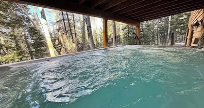 Spacious cabin with SPA close to ski lift!