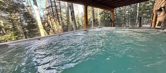 Spacious cabin with SPA close to ski lift!