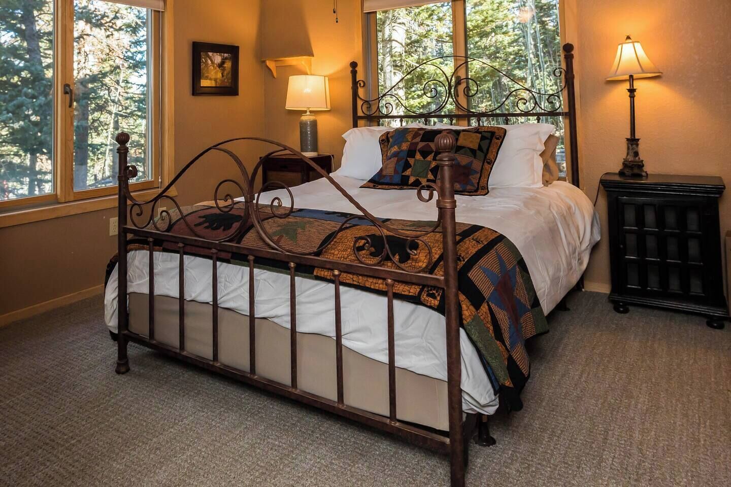 6 bedrooms, desk, iron/ironing board, travel cot