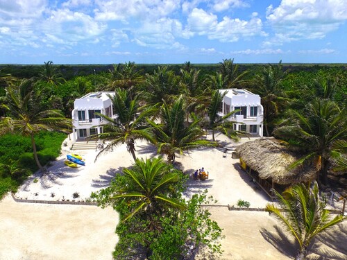 Ocean Front, Up to 6 people, 1st Night Dinner Free, Bar, Tour Center, Pool