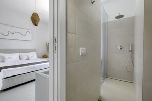 4 habitaciones, tabla de planchar con plancha y wifi 