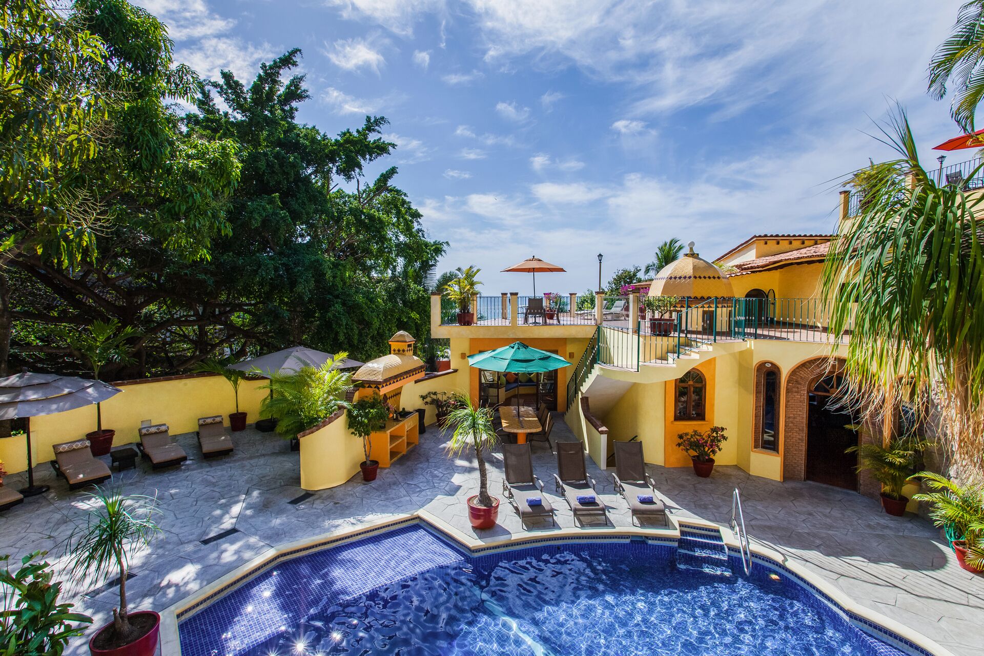 Casa La Villita - Stunning Mexican Villa, Ocean Views, Steps to beach, 4 Staff