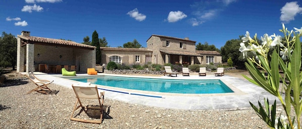 Outdoor pool - Gordes/Goult - Stunning Mas Provençal On A Hill In Luderon (Goult)