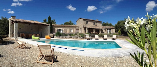 Gordes/Goult - Stunning Mas Provençal On A Hill In Luderon