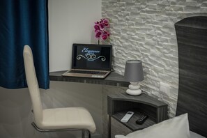 Standard Double or Twin Room, 1 King Bed, Non Smoking, City View - B&B Elegance (Taormina)